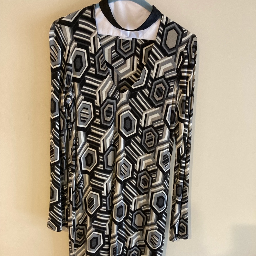 SW3 geometrical patterned minidress w/ removable choker.